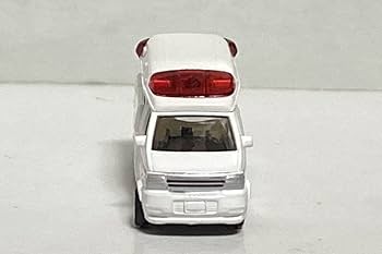 イ*ザ様 救急車ミニカー 救急車のミニカー走る。坂道緊急走行テスト。サイレンあり